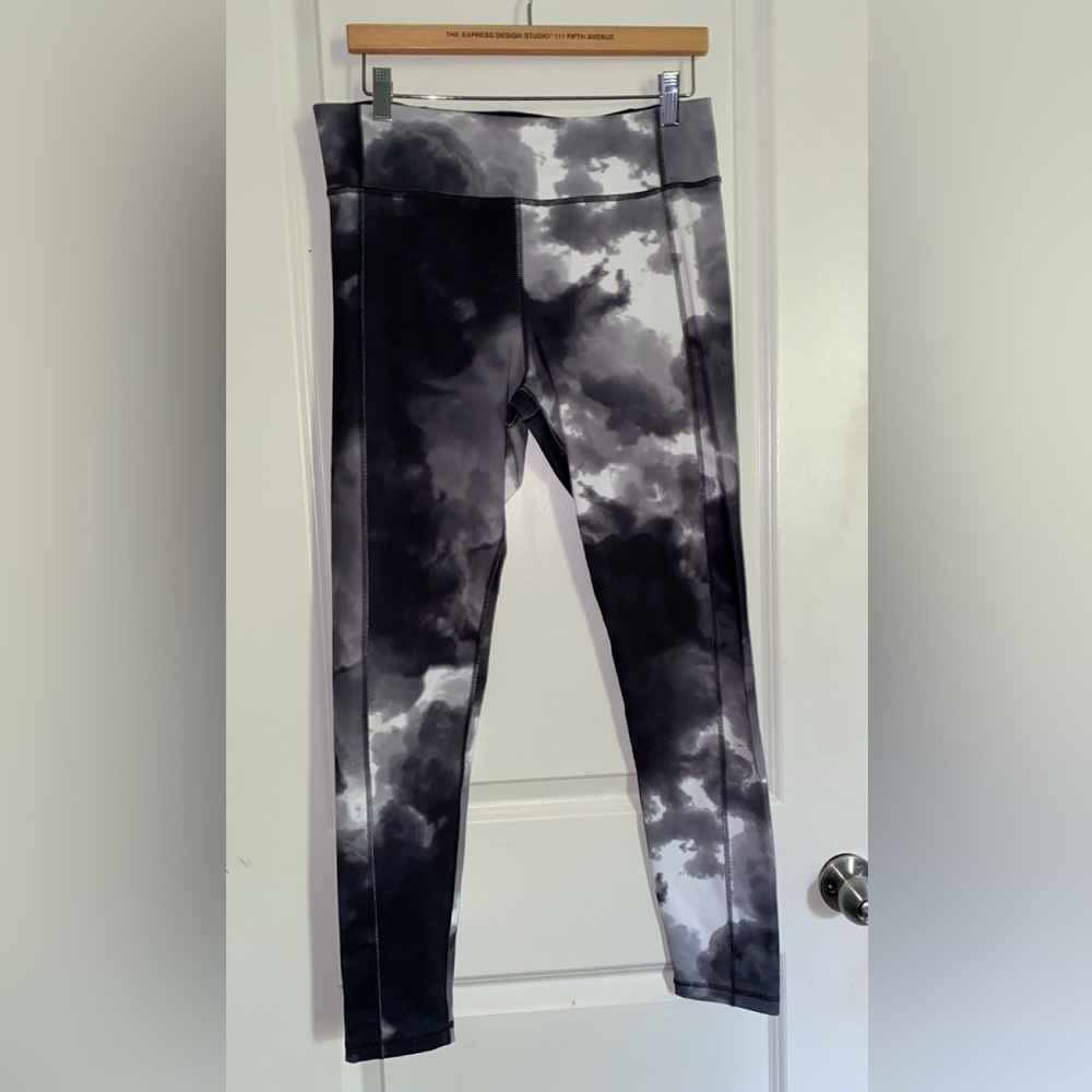 xSport Cloud Pattern Leggings